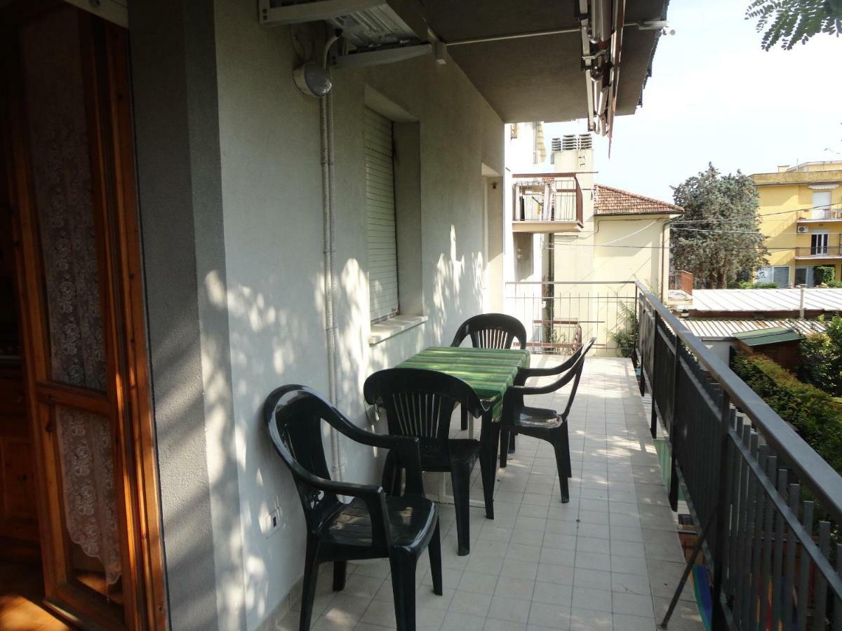 Apartmán Via Pesaro A/C Marcelli Exteriér fotografie